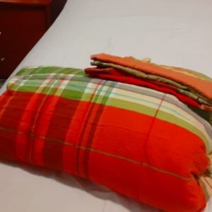 Pottery Barn Cotton Red, yellow & blue plaid duvet set with 2 standard shams.